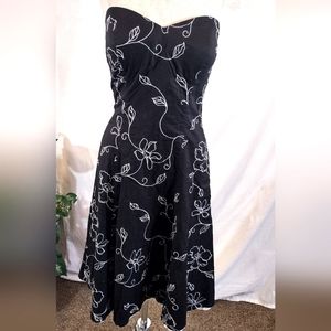 WHBMarket strapless knee length sundress, 4, built in padding, black/white vines